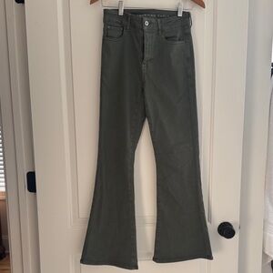 Like new American Eagle Super High-rise flare jean, 0 Short